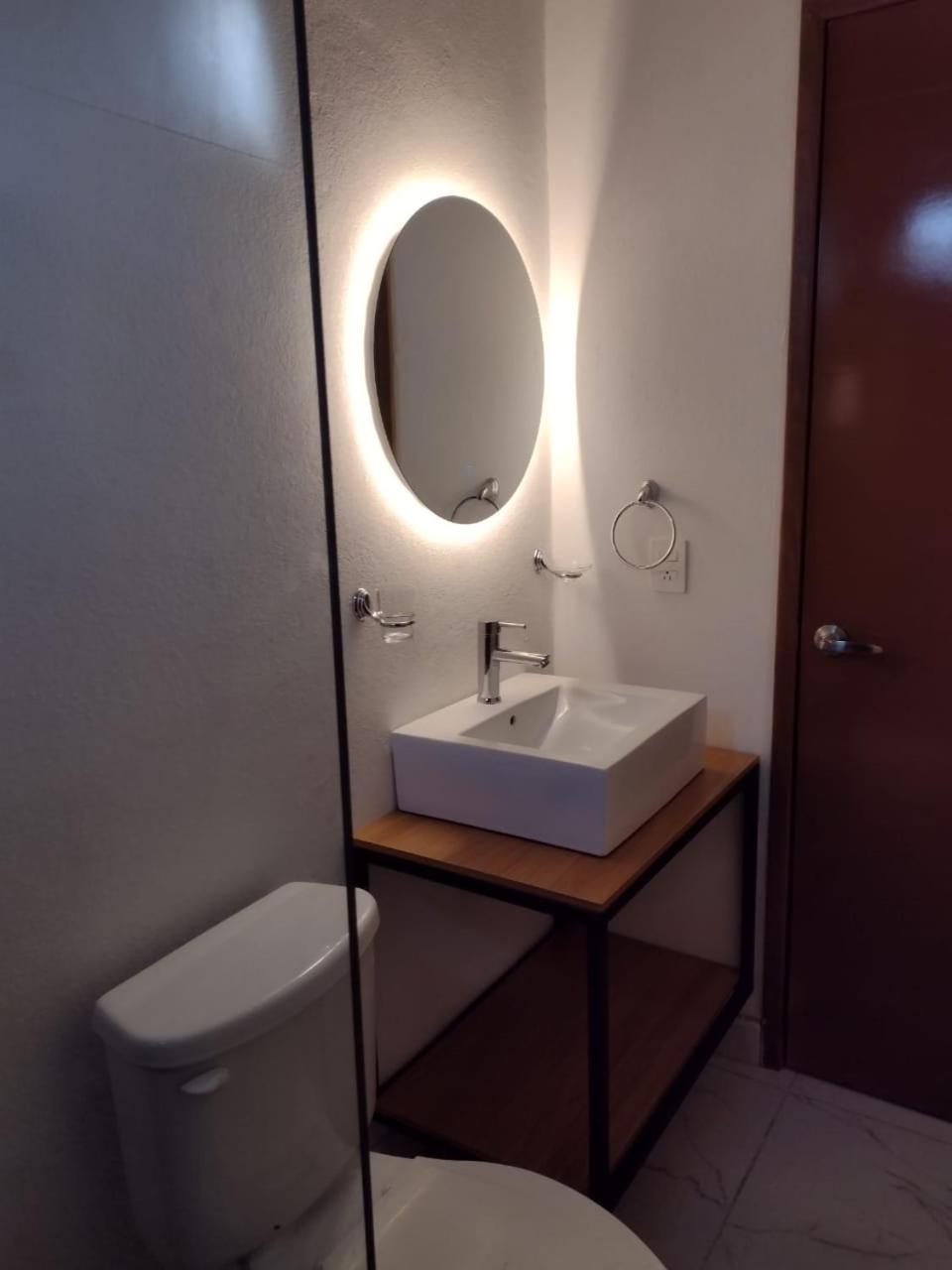 Vidrio Suites Col Americana Guadalajara Esterno foto