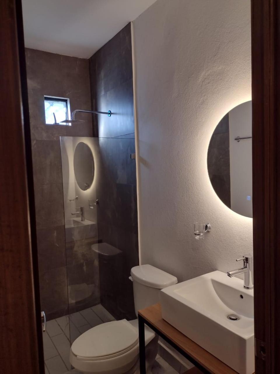 Vidrio Suites Col Americana Guadalajara Esterno foto