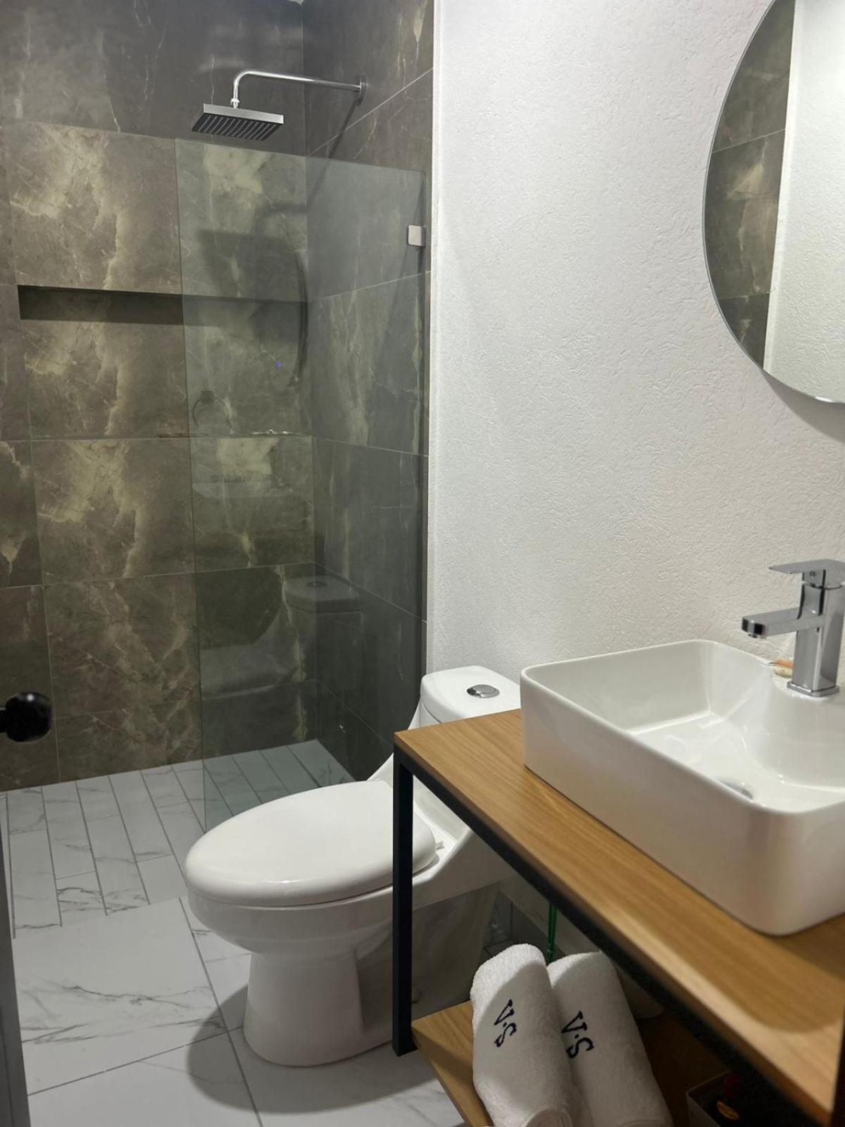 Vidrio Suites Col Americana Guadalajara Esterno foto
